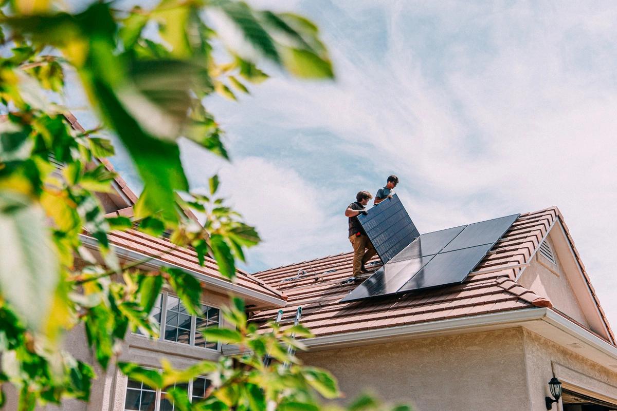 High costs ‘putting people off getting solar panels’