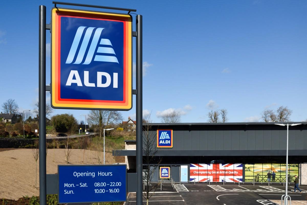 An Aldi store and sign.