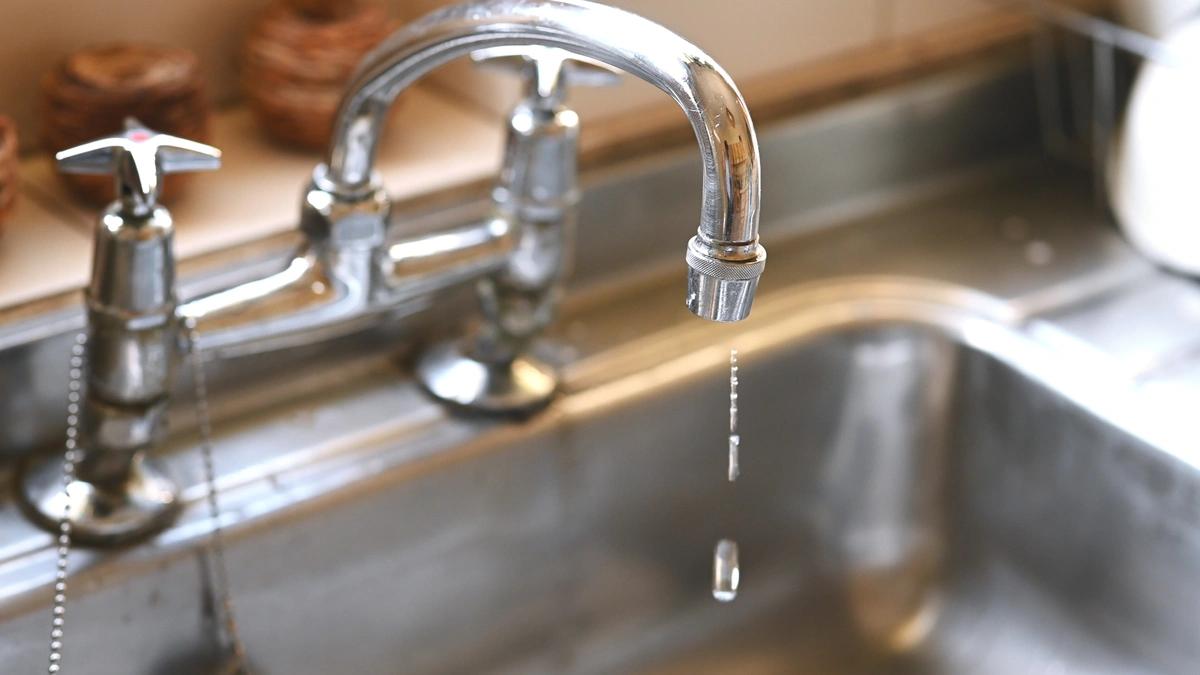 Water companies ‘must let struggling households know about bill support’